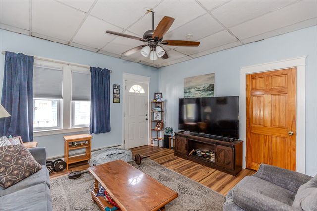 81 1st Street, East Providence, RI 02914