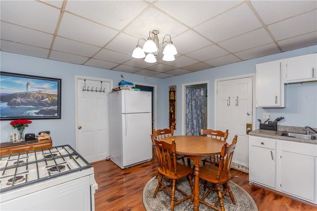 81 1st Street, East Providence, RI 02914