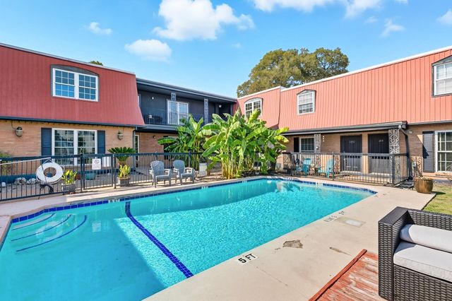 900 S Lamar BLVD 210, Austin, TX 78704