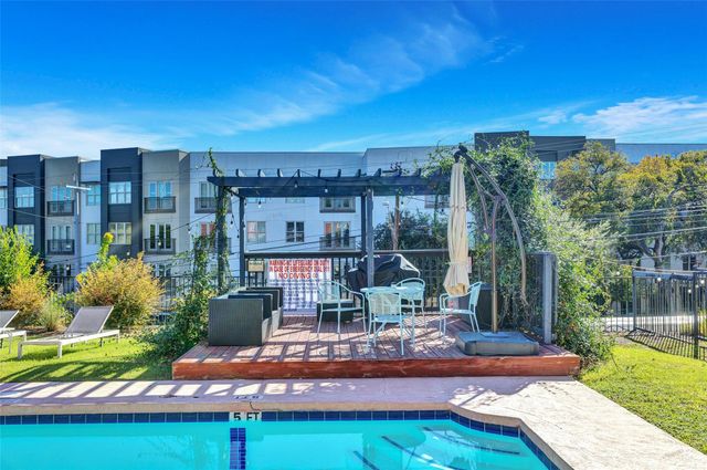 900 S Lamar BLVD 210, Austin, TX 78704