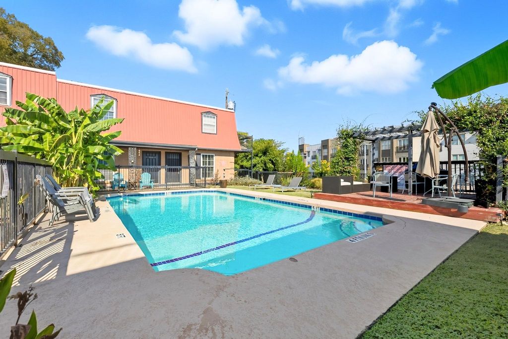 900 S Lamar BLVD 210, Austin, TX 78704