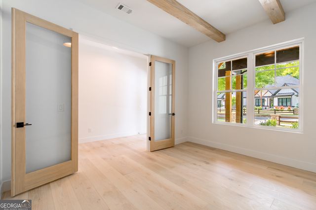 6004 Hemingway Lane, Gainesville, GA 30506