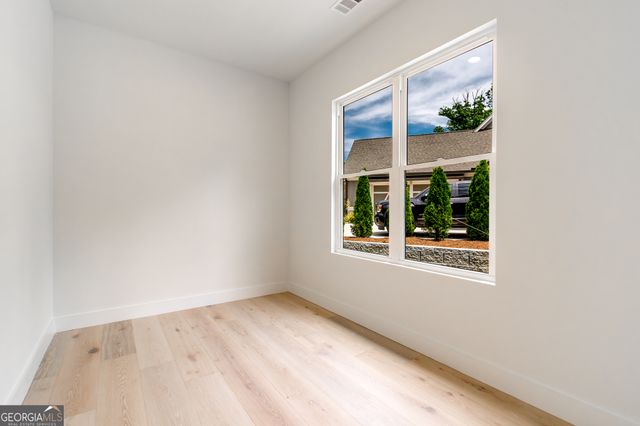 6004 Hemingway Lane, Gainesville, GA 30506