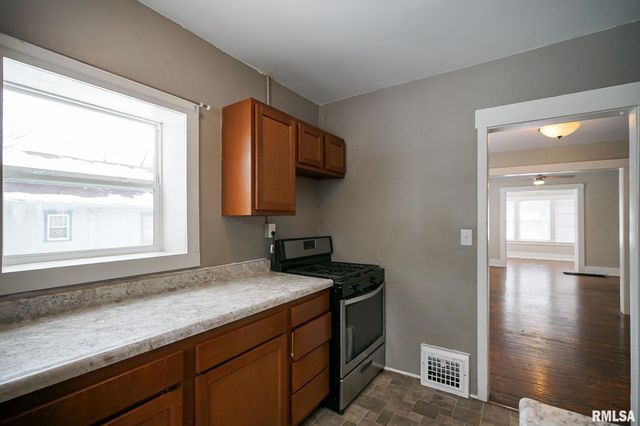 506 CAROLINE Street, Peoria, IL 61603