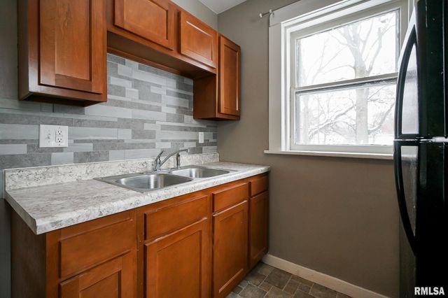 506 CAROLINE Street, Peoria, IL 61603