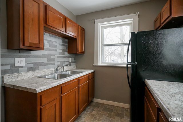 506 CAROLINE Street, Peoria, IL 61603