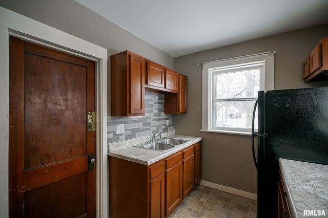 506 CAROLINE Street, Peoria, IL 61603