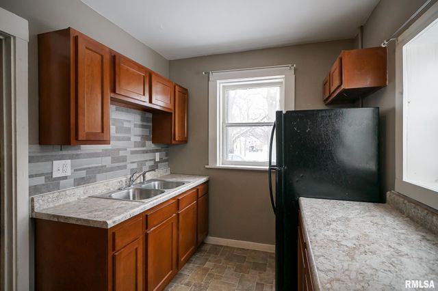 506 CAROLINE Street, Peoria, IL 61603