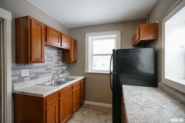 506 CAROLINE Street, Peoria, IL 61603