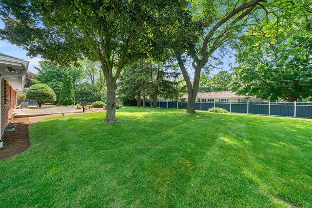 212 Forsythe Lane, Dekalb, IL 60115