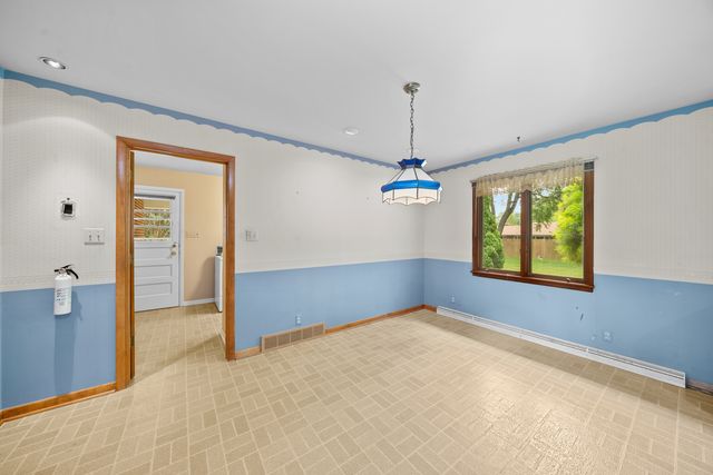 212 Forsythe Lane, Dekalb, IL 60115