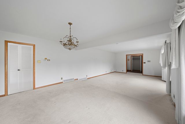 212 Forsythe Lane, Dekalb, IL 60115