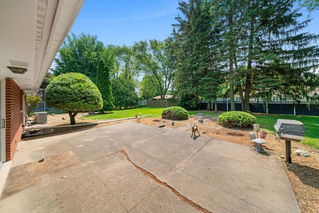 212 Forsythe Lane, Dekalb, IL 60115