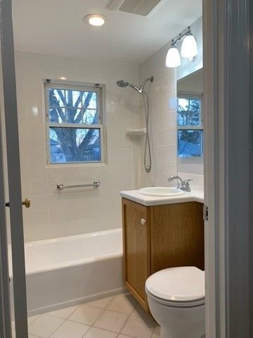 1517 Centre St 2, Boston, MA 02132