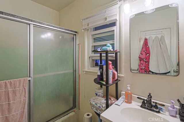 6158 Cahuenga, Los Angeles, CA 91606