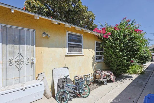 6158 Cahuenga, Los Angeles, CA 91606