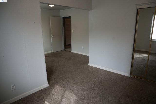 1021 72nd Ave, Oakland, CA 94621