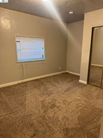 1021 72nd Ave, Oakland, CA 94621