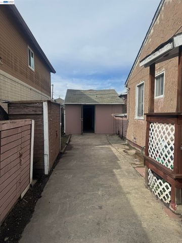 1021 72nd Ave, Oakland, CA 94621