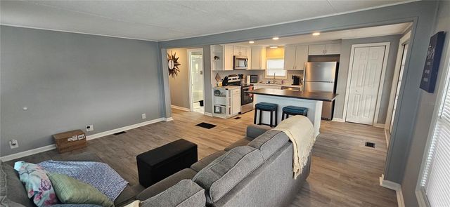 39053 FLORA AVENUE, Zephyrhills, FL 33542