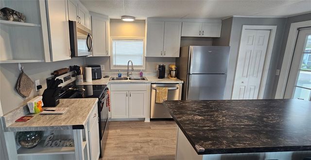 39053 FLORA AVENUE, Zephyrhills, FL 33542