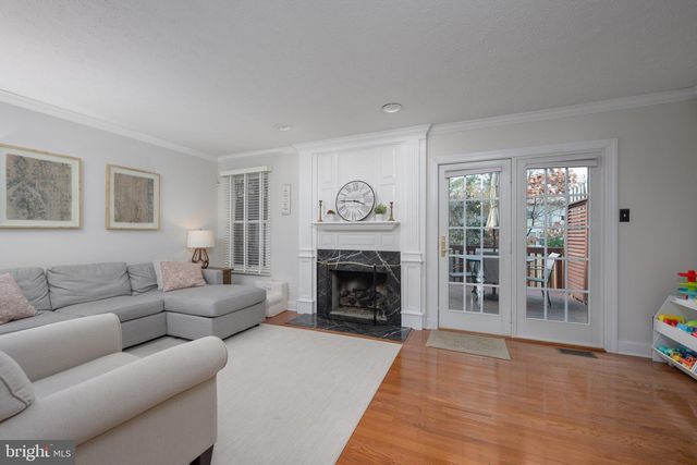 305 WILLIAMSBURG CT, Marlton, NJ 08053