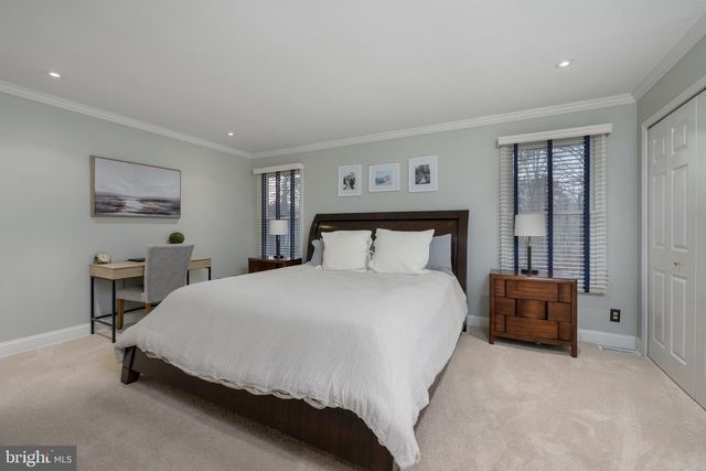 305 WILLIAMSBURG CT, Marlton, NJ 08053