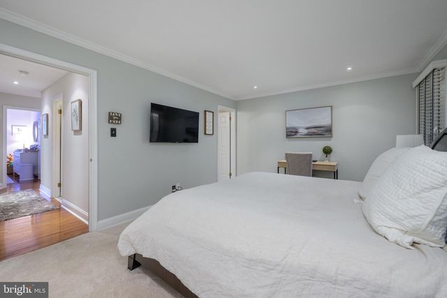 305 WILLIAMSBURG CT, Marlton, NJ 08053