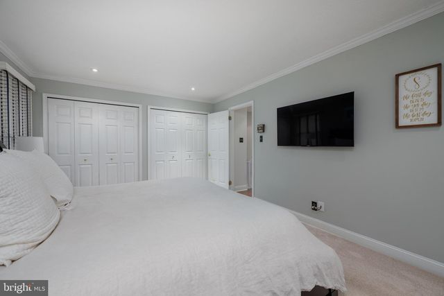 305 WILLIAMSBURG CT, Marlton, NJ 08053