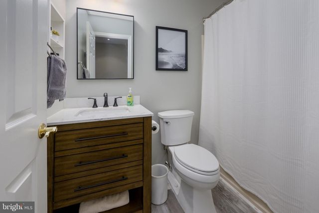 305 WILLIAMSBURG CT, Marlton, NJ 08053