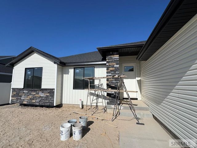 4937 Pierce Ave, Chubbuck, ID 83202