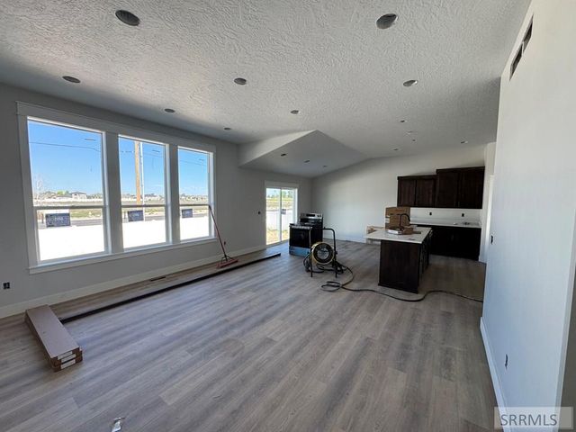 4937 Pierce Ave, Chubbuck, ID 83202