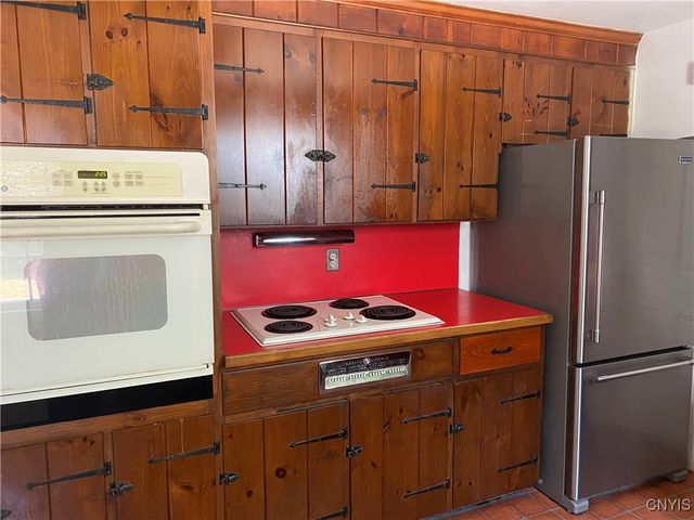 103 Paris Road, New Hartford, NY 13413