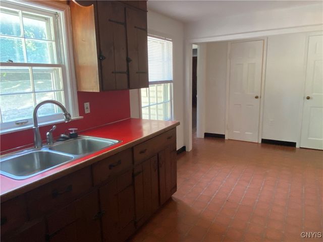 103 Paris Road, New Hartford, NY 13413