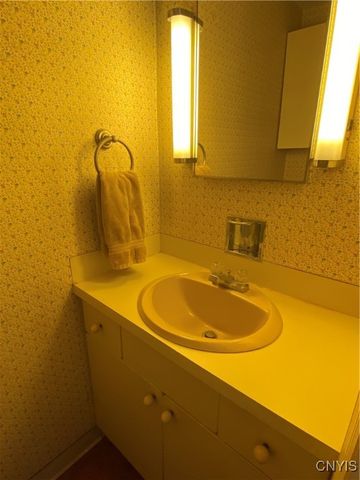 103 Paris Road, New Hartford, NY 13413