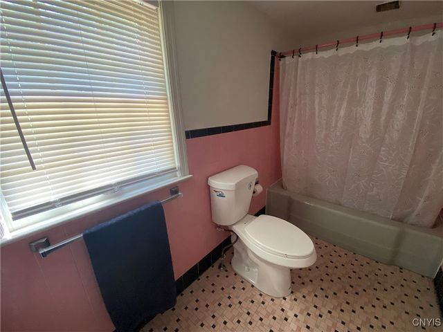 103 Paris Road, New Hartford, NY 13413