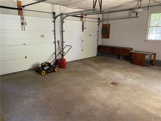 103 Paris Road, New Hartford, NY 13413