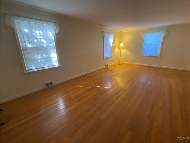 103 Paris Road, New Hartford, NY 13413