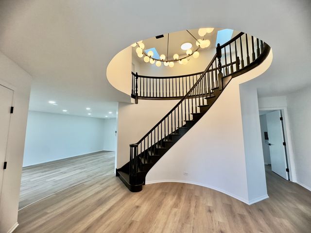 806 Wildwood Court, Oak Brook, IL 60523