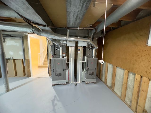 806 Wildwood Court, Oak Brook, IL 60523