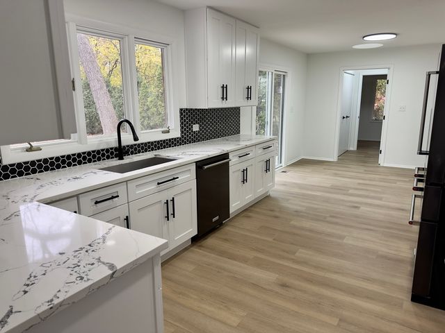 806 Wildwood Court, Oak Brook, IL 60523