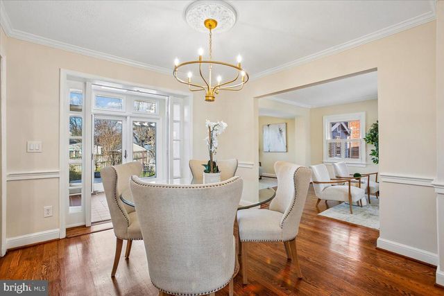 2406 CAMERON MILLS RD, Alexandria, VA 22302