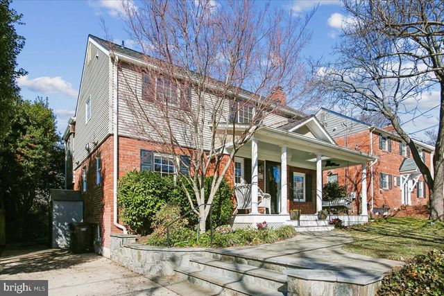 2406 CAMERON MILLS RD, Alexandria, VA 22302