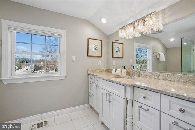 2406 CAMERON MILLS RD, Alexandria, VA 22302