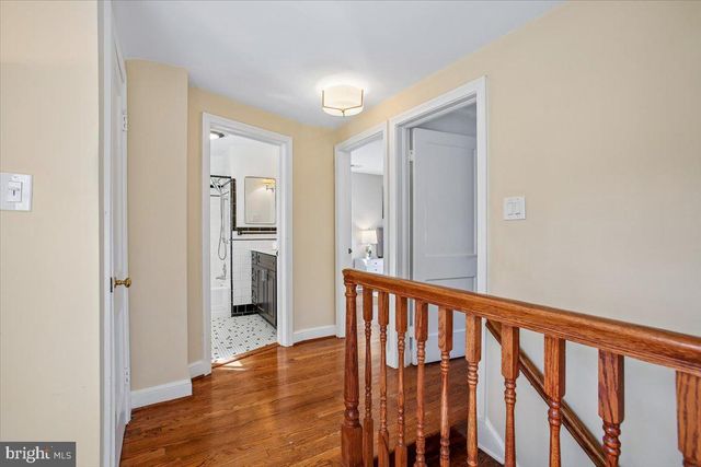 2406 CAMERON MILLS RD, Alexandria, VA 22302