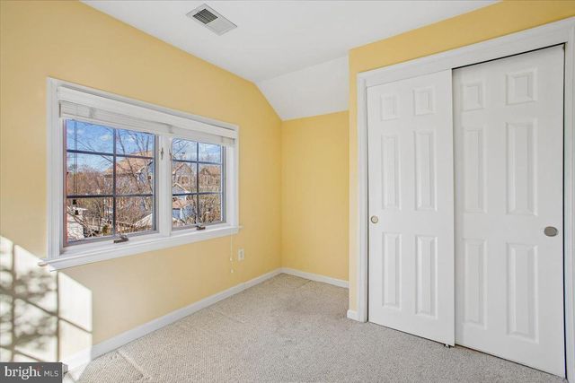 2406 CAMERON MILLS RD, Alexandria, VA 22302