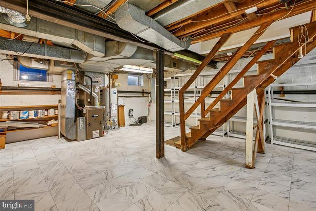 2406 CAMERON MILLS RD, Alexandria, VA 22302