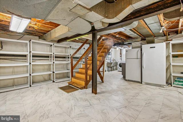 2406 CAMERON MILLS RD, Alexandria, VA 22302