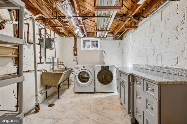 2406 CAMERON MILLS RD, Alexandria, VA 22302