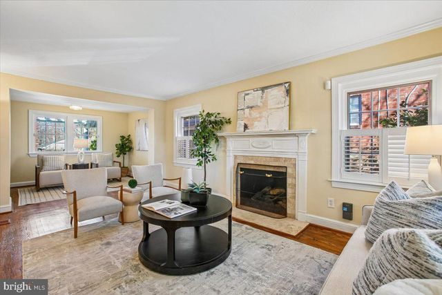 2406 CAMERON MILLS RD, Alexandria, VA 22302